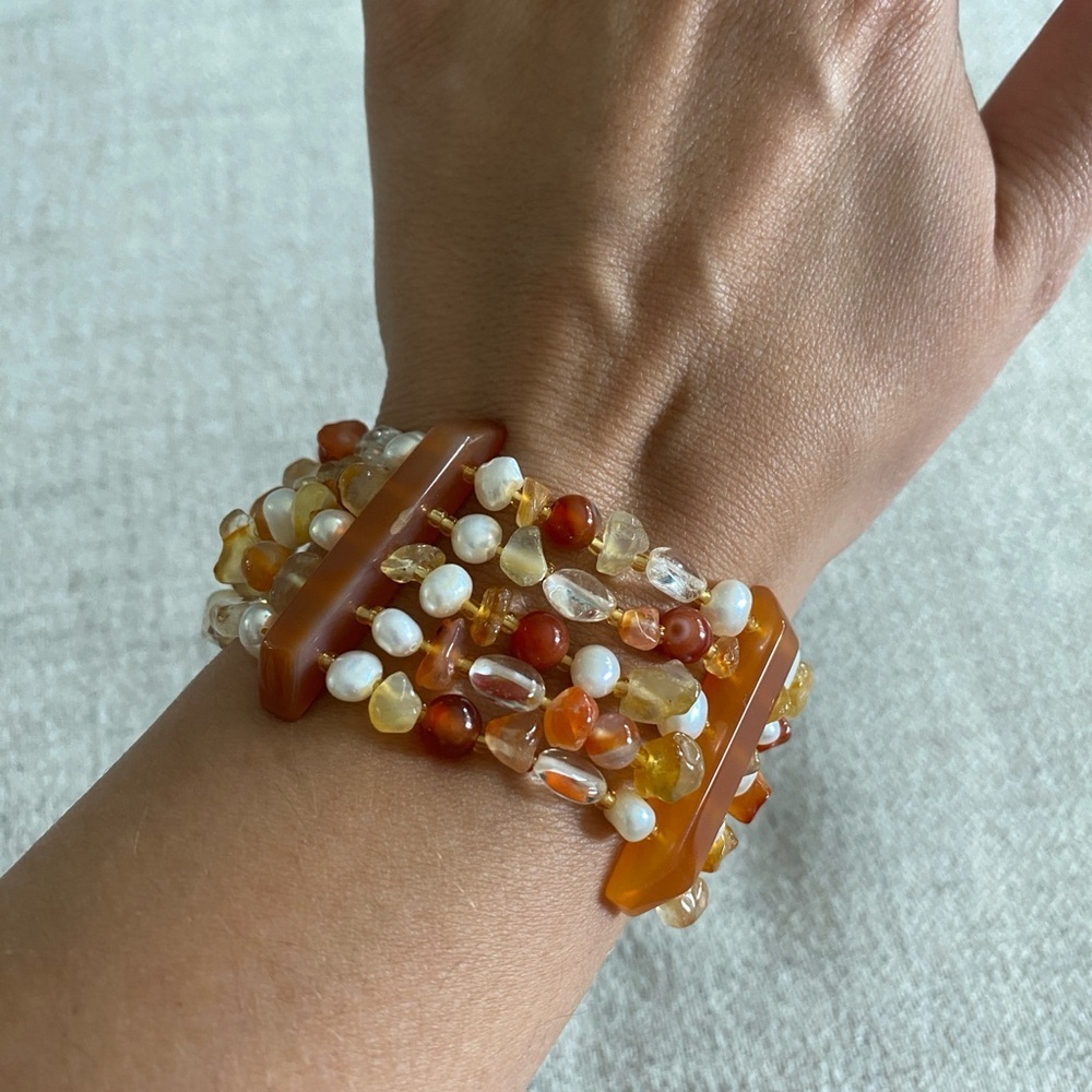 Elegant Multi-Stone Bracelet with Carnelian, Quarts and Pearls